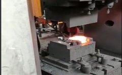 伺服電動(dòng)螺旋壓力機(jī)是如何做到安全又高效的運(yùn)行？